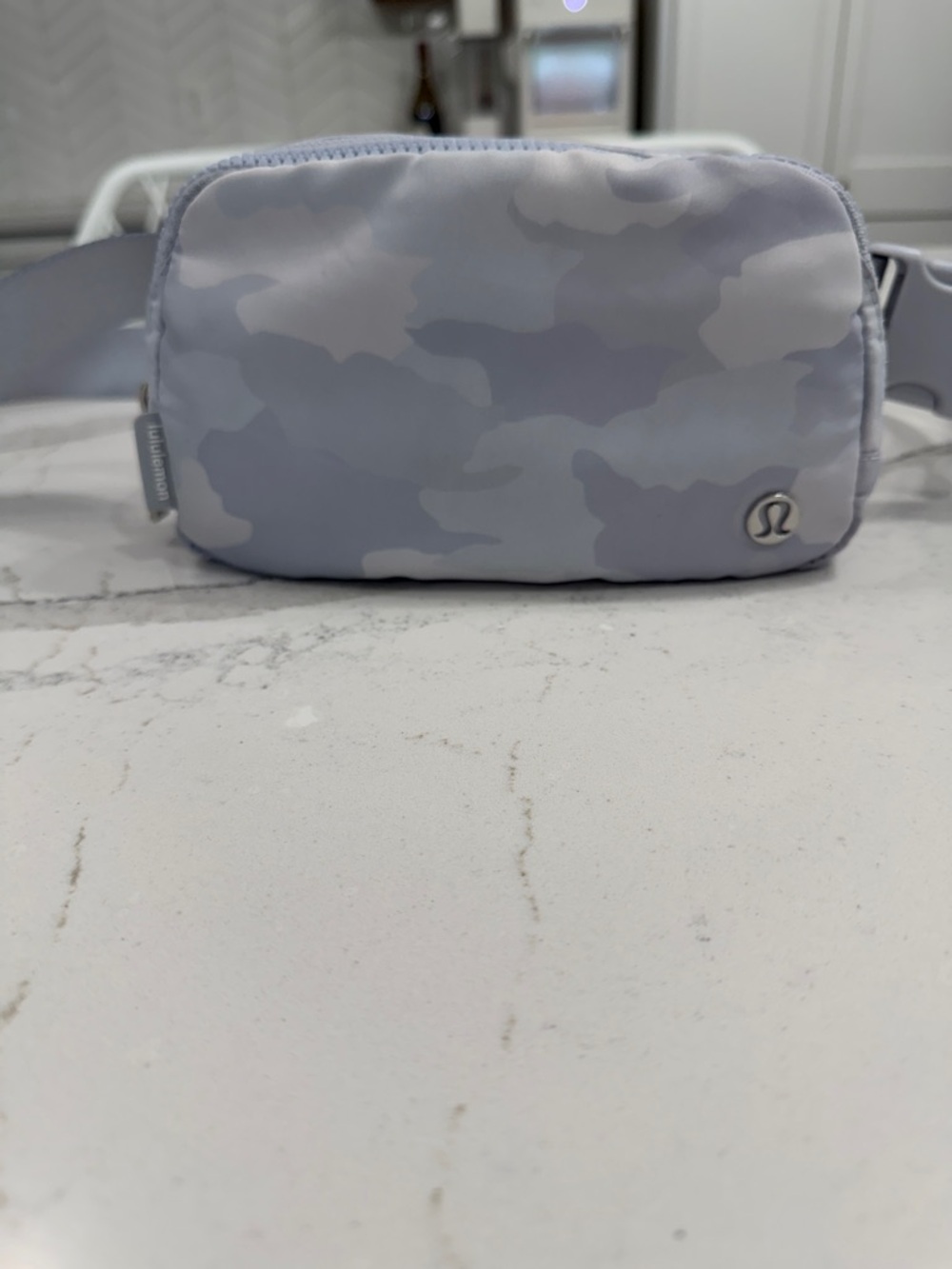 Lululemon Everywhere Belt Bag 1L – Grey Camo
